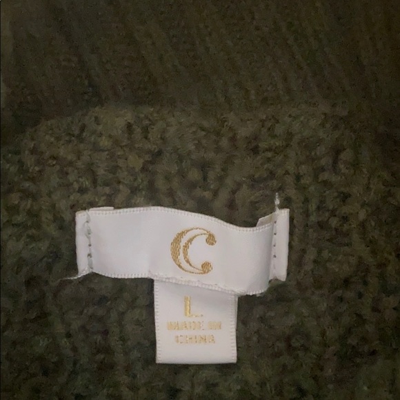 Beautiful Moss Green Poncho-Style Sweater - Picture 4 of 5